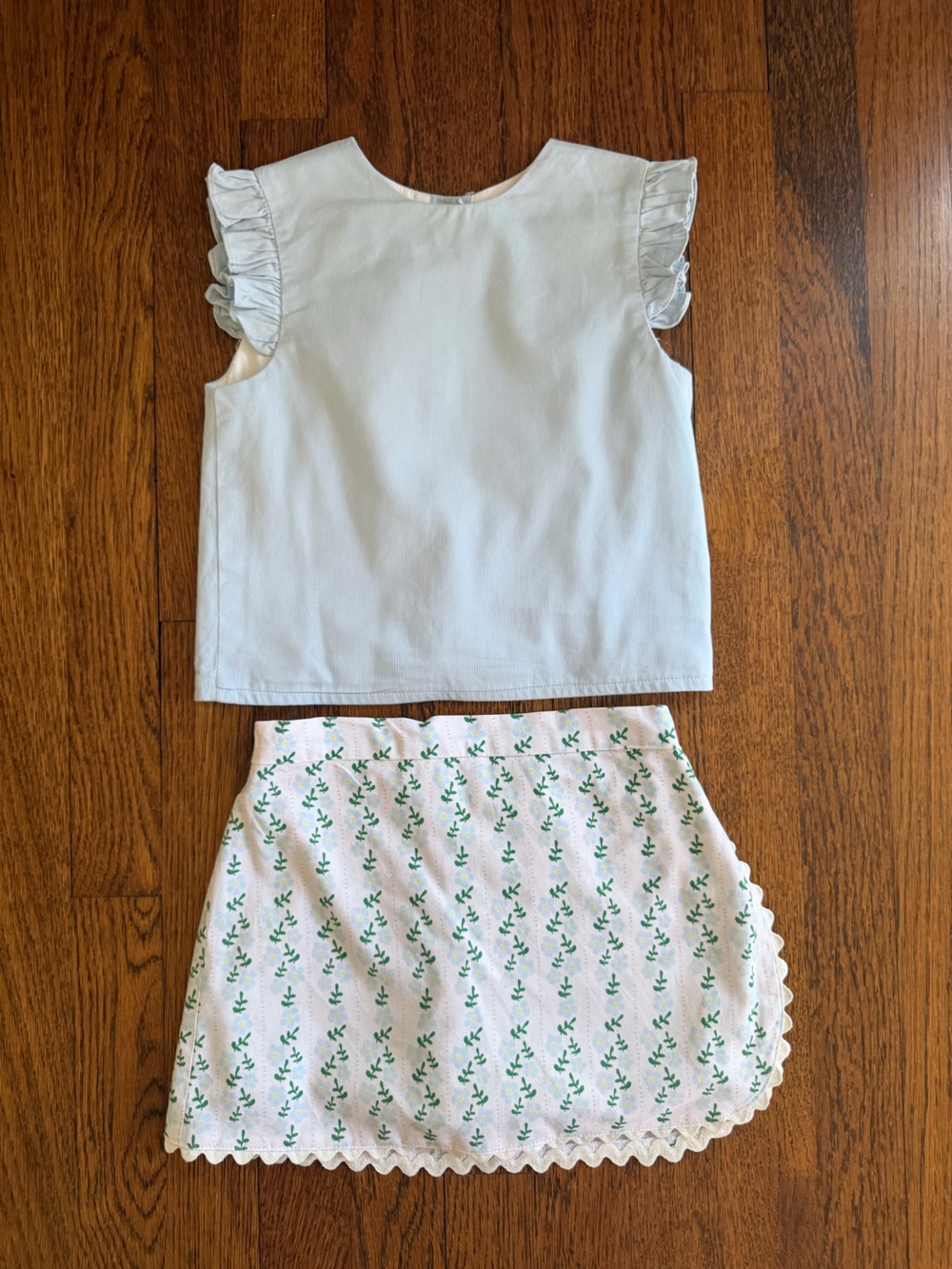 Hannah Kate Light Blue & White Floral Skort & Top Set size 5/6